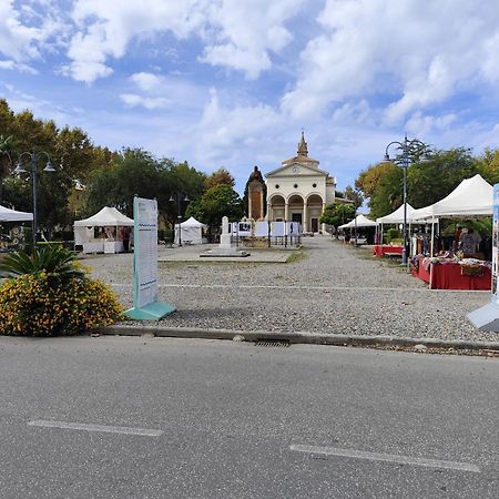 Appartamento Vada Bagian luar foto