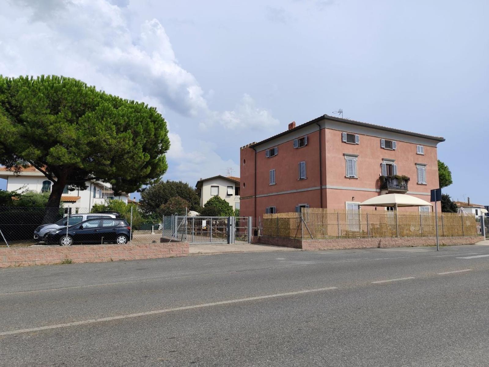 Appartamento Vada Bagian luar foto