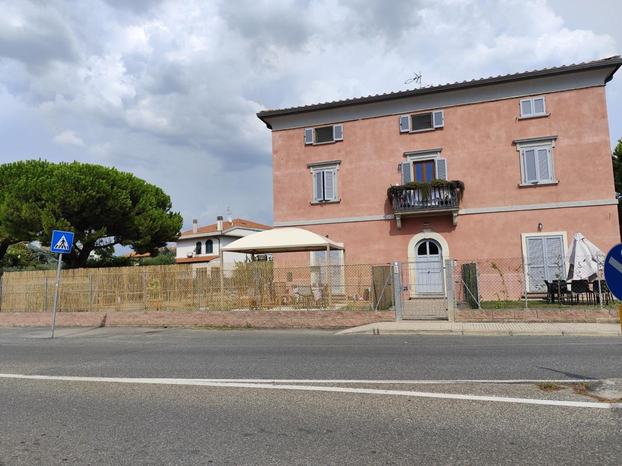 Appartamento Vada Bagian luar foto